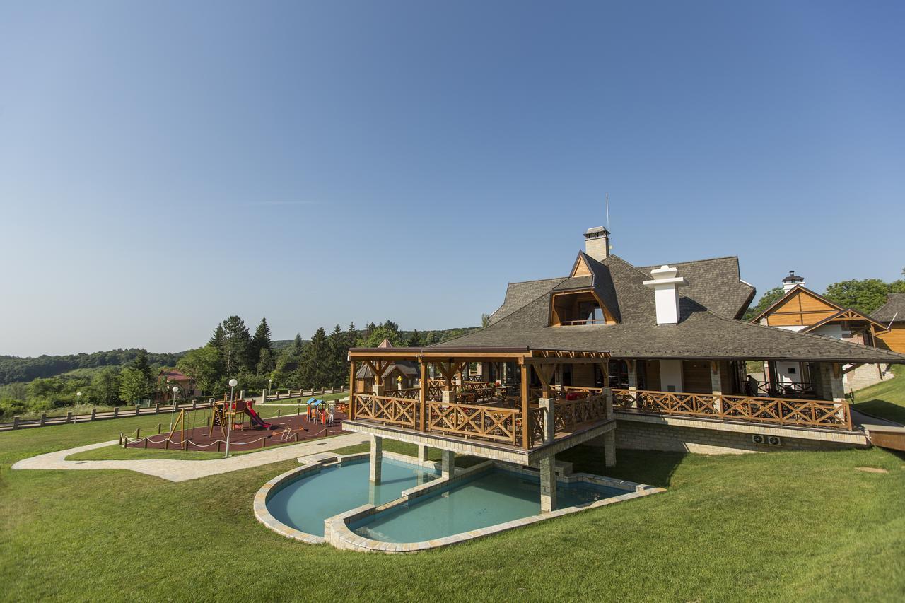 Etno Naselje Vrdnicka Kula Bed and Breakfast Vrdnik Zewnętrze zdjęcie