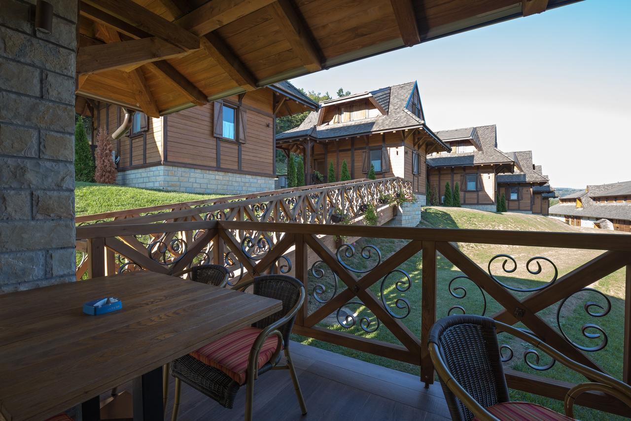 Etno Naselje Vrdnicka Kula Bed and Breakfast Vrdnik Zewnętrze zdjęcie
