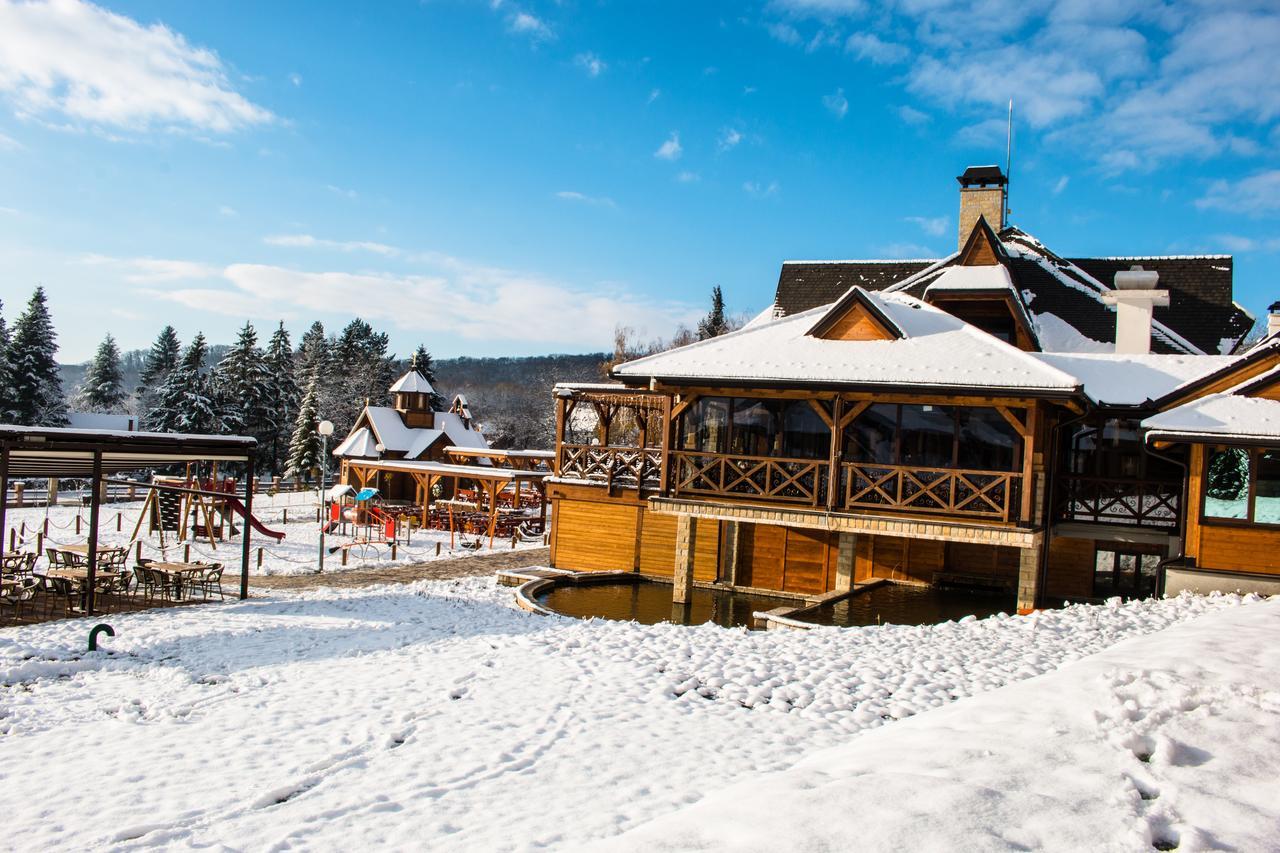 Etno Naselje Vrdnicka Kula Bed and Breakfast Vrdnik Zewnętrze zdjęcie