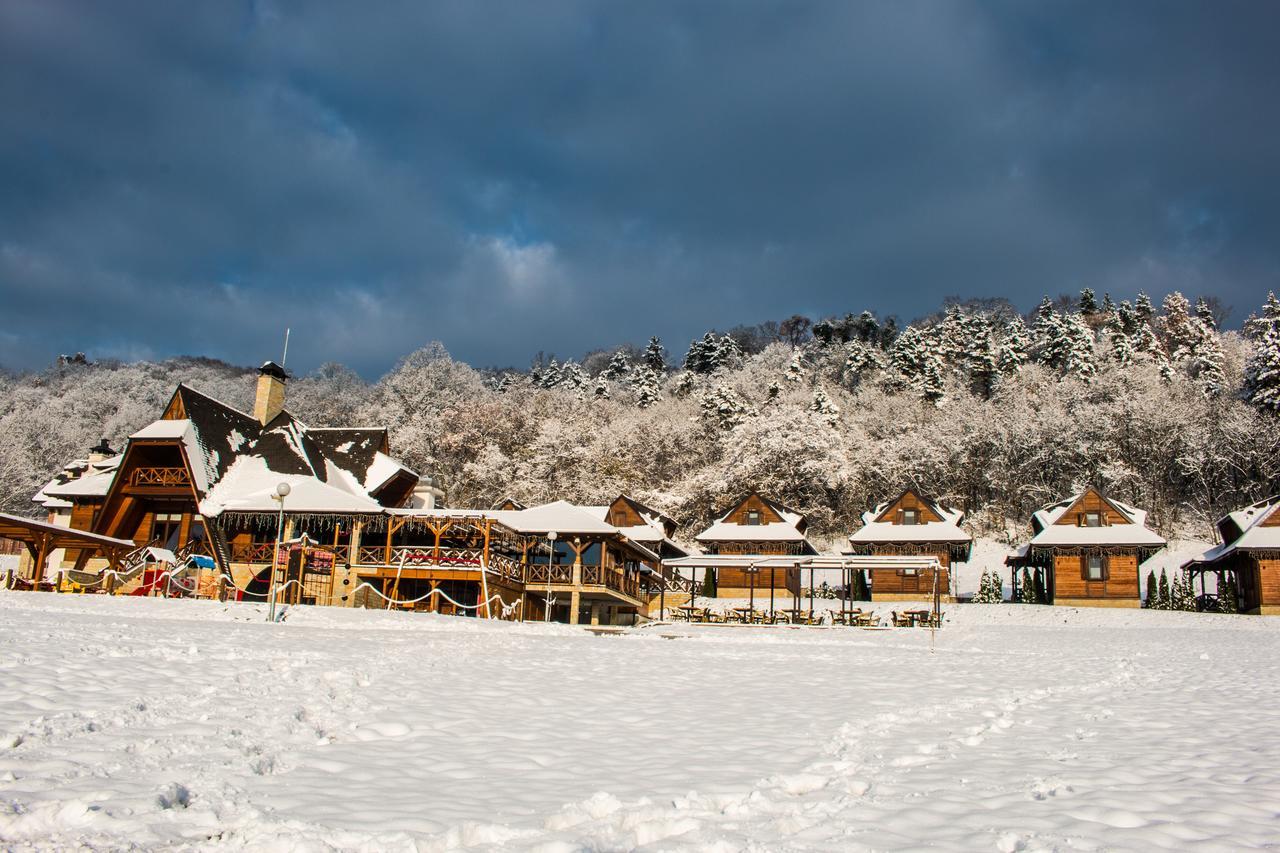 Etno Naselje Vrdnicka Kula Bed and Breakfast Vrdnik Zewnętrze zdjęcie